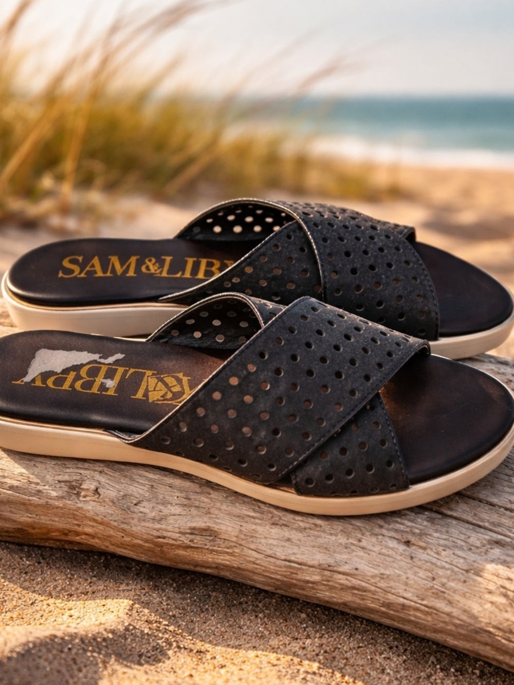 Sam & LibbyWomens  Black Perforated Slide Sandals Size 8 PLEASE READ